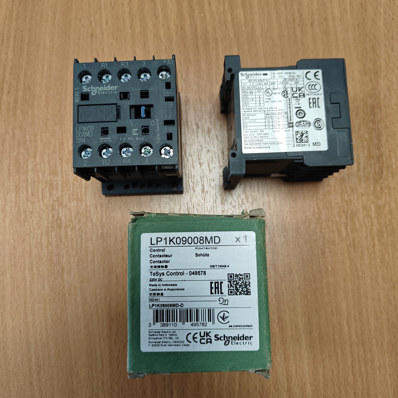 Контактор 4-полюсный (2NC-2NO), 220V/DC, 9А,LP1K09008MD,Schneider Electric