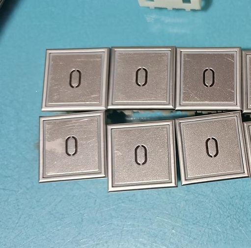 Кнопка приказа «0», синяя индикация, низкая, 40х40мм, KT40, THYSSENKRUPP Кнопка приказа «0», синяя индикация, низкая, 40х40мм, KT40, THYSSENKRUPP