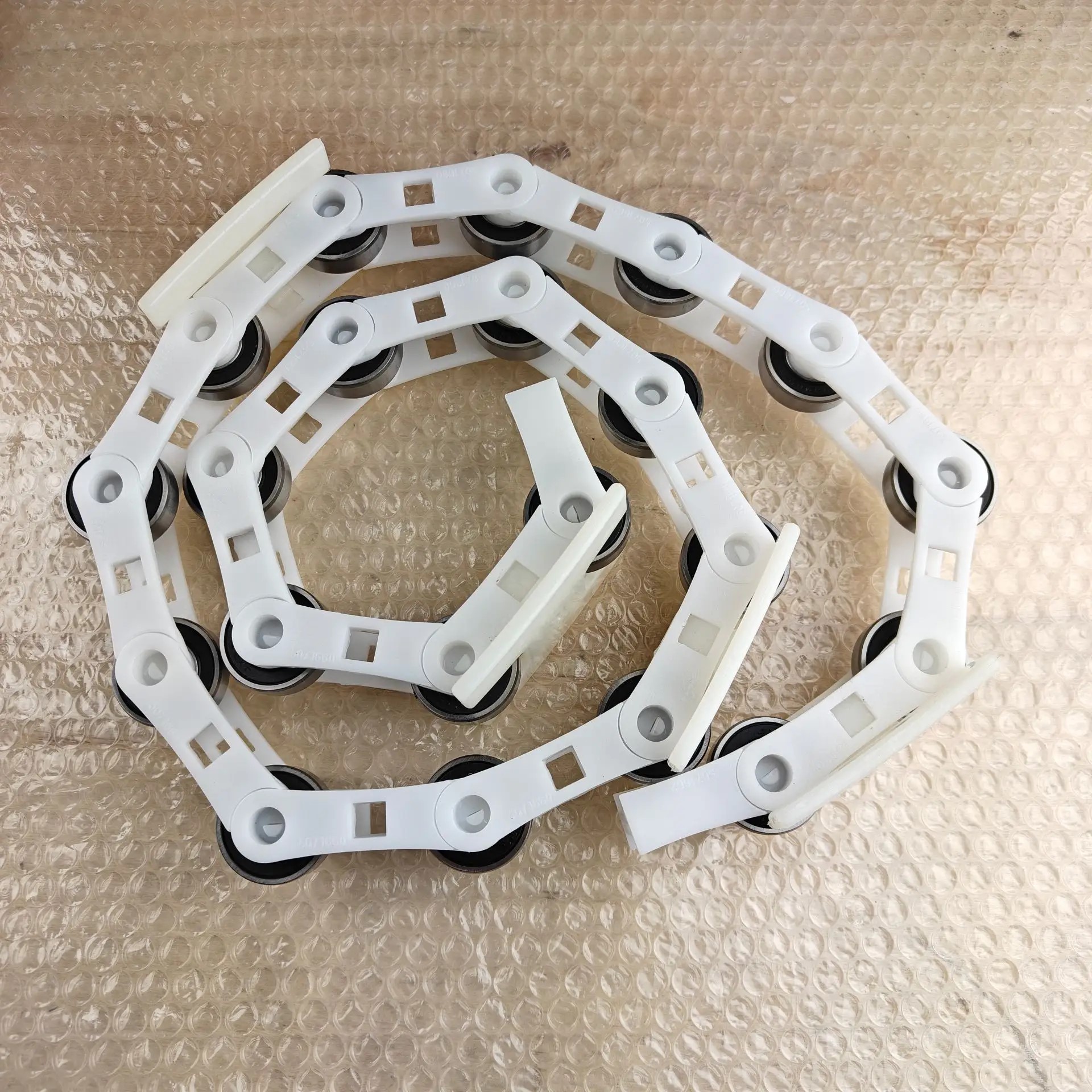 Роликовая направляющая эскалатора ECO3000, (21 подшипник) KM5071663G09, KONE