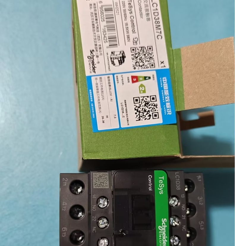 Контактор 3Р,38A,НО+НЗ,220V/AC LC1D38M7C Schneider Electric
