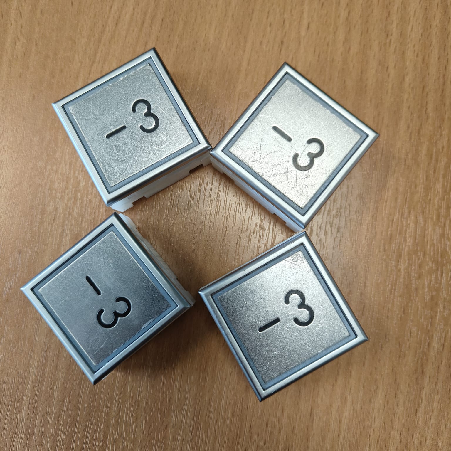 Кнопка приказа «-3», синяя индикация, 40х40мм, KT40, THYSSENKRUPP