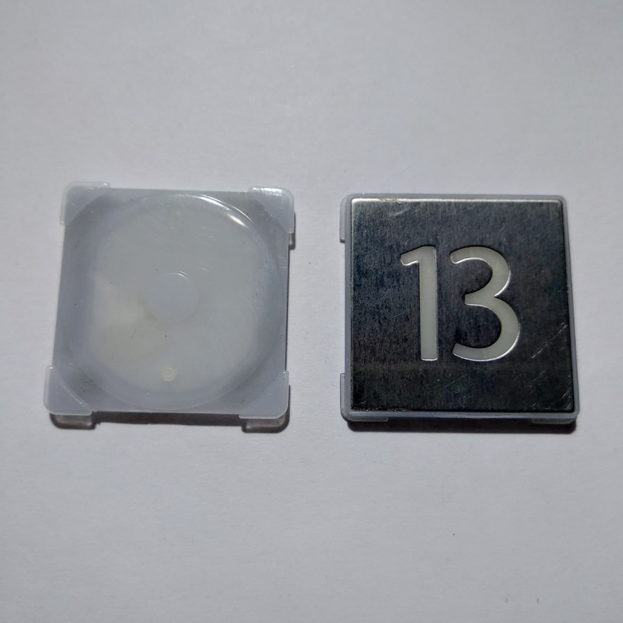 Нажимной элемент кнопки "13", квадратная, шлифованная, KM857811G013, KONE